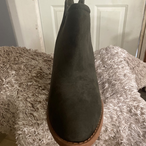 Women’s shore - Picture 4 of 5